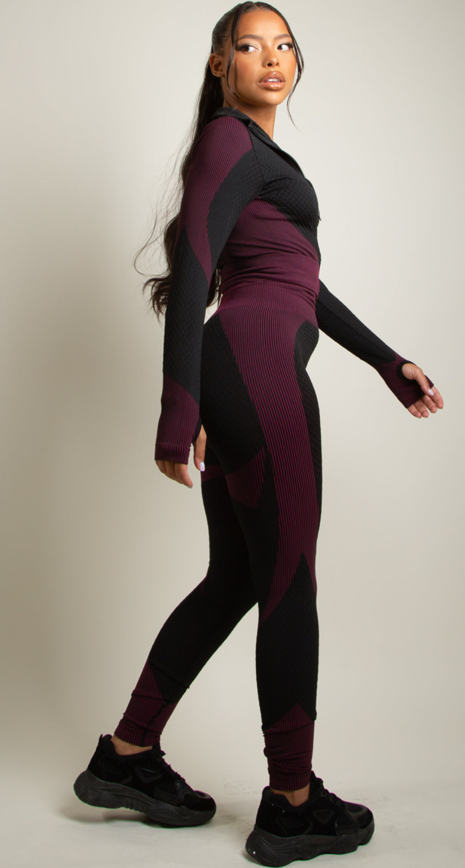 Textured Two-Piece Gym Set – Wine